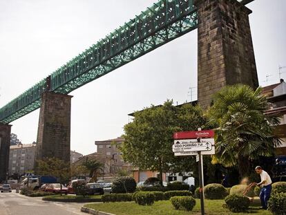 Viaducto Madrid, uno de los dos puentes ferroviarios que sobrevuelan Redondela, y el único que se sostiene sobre pilares de piedra.