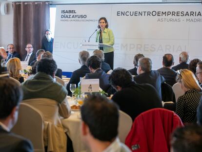 La presidenta de la Comunidad de Madrid, Isabel Díaz Ayuso, interviene en un encuentro con empresarios, este viernes en Gijón.
