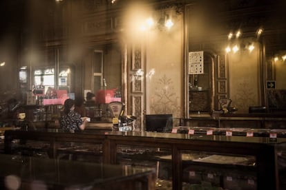 Interior de la Dulcería de Celaya, en Ciudad de México.