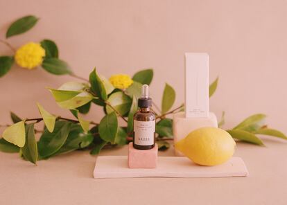 Moon Oil, de Rassa Botanicals, un aceite facial de romero, limón y rosa canina.