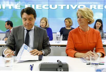 Ignacio Gonzalez y Esperanza Aguirre durante un comité ejecutivo regional del Partido Popular, el 28 de abril de 2014.