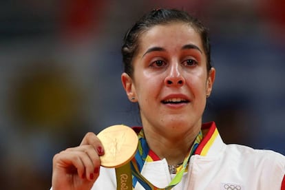 Carolina Marín, con la medalla de oro.