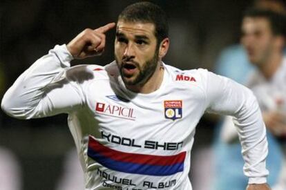 Lisandro celebra un gol marcado con el Olympique.