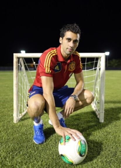 Arbeloa posa para la entrevista con EFE.