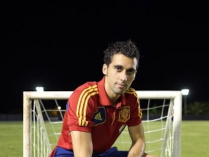 Arbeloa posa para la entrevista con EFE.