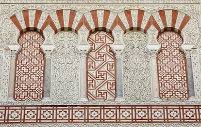 Detalle de la restaurada Puerta de San José de la Mezquita-Catedral de Córdoba.