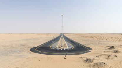 Dubái es trágicamente célebre por la gran cantidad de accidentes mortales de tráfico 
en sus carreteras. 
