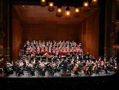 Orquesta y coros en el Liceo con El Pessebre de Pau Casals