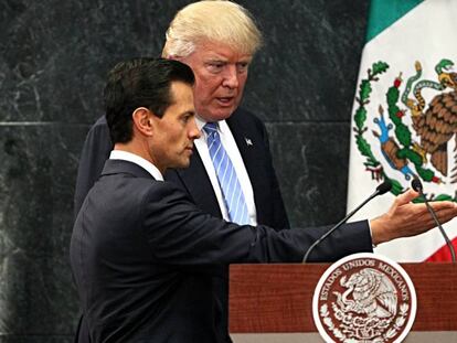 Trobada entre el president de Mèxic, Enrique Peña Nieto, i el llavors candidat a la presidència dels Estats Units, Donald Trump, l'agost passat.