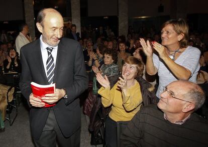 Alfredo Pérez Rubalcaba, en la presentación del libro de José María Izquierdo