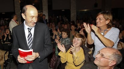 Alfredo Pérez Rubalcaba, en la presentación del libro de José María Izquierdo