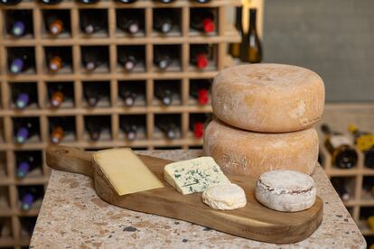 Comté, Roquefort, Saint Marcellin y Galet Boisé. 