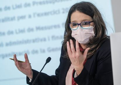 La vicepresidenta de la Generalitat Valenciana, Mónica Oltra, en una rueda de prensa del Consell.