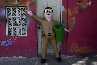 Boneco com a imagem de 'El Chapo' em Reynosa.