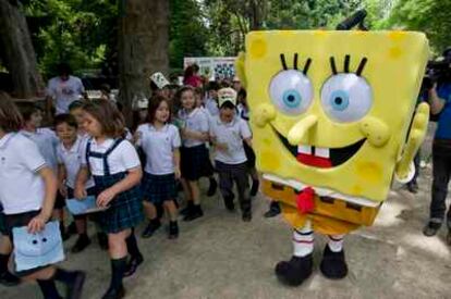 Bob Esponja anima actividades relacionadas con el cambio climático.