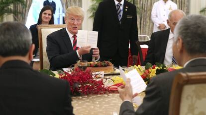 El presidente de EE UU, Donlad Trump, celebra su cumpleaños a en Singapur este lunes.