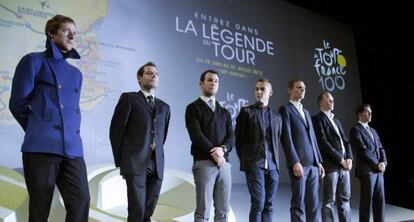 De izquierda a derecha: Wiggins, Evans, Cavendish, Gilbert, Van Garderen, Froome y Contador en la presentación del Tour.