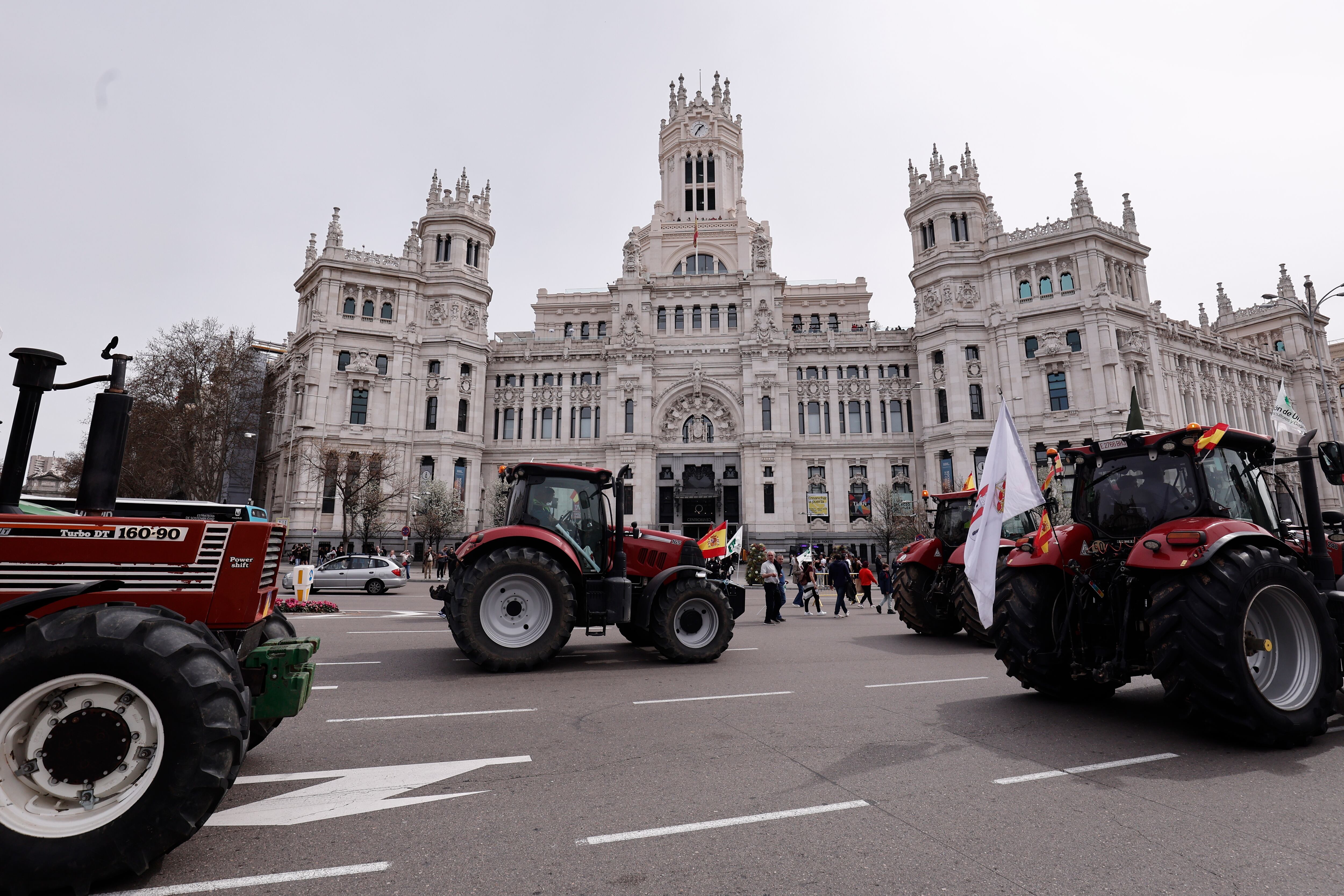 Agricultores y ganaderos, durante la tractorada de marzo por las calles de Madrid.