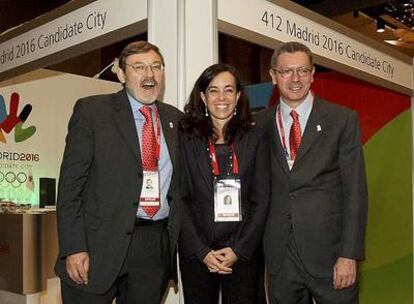 De izquierda a derecha, Alberto Ruiz-Gallardón, Juan Antonio Samaranch, Jaime Lissavetzky y Mercedes Coghen, durante la convención que se celebra en Denver.