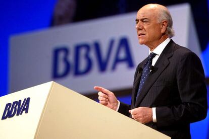 Francisco González durante su intervención ante la junta general de accionistas, celebrada en Bilbao.