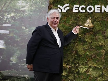 Luis de Valdivia, presidente, CEO y fundador de Ecoener, en el toque de campana de la salida a Bolsa de la empresa el 4 de mayo de 2021.