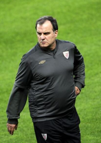 Marcelo Bielsa durante el entrenamiento en el estadio José Alvalade