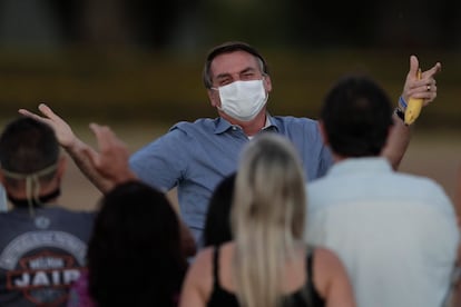 El presidente de Brasil, Jair Bolsonaro, en julio, cuando estuvo contagiado con la covid-19.