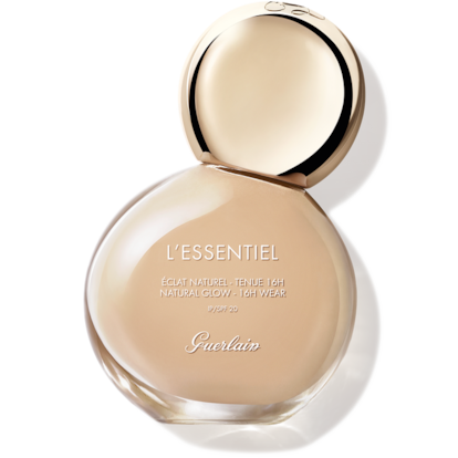 Base de maquillaje L’Essentiel Natural Glow, de Guerlain. Con un 97% de ingredientes naturales, consigue un acabado natural y luminoso durante 16 horas.