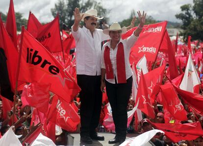 Manuel Zelaya y Xiomara Castro en 2013.