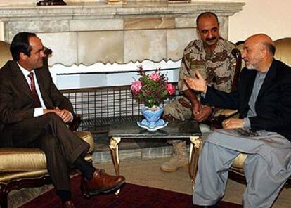 José Bono, durante su entrevista en Kabul con el presidente afgano, Hamid Karzai.
EFE