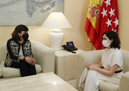 La reunión entre Almudena Lastra y la presidenta de Madrid, Isabel Díaz-Ayuso, al poco de tomar posesión como fiscal superior.
