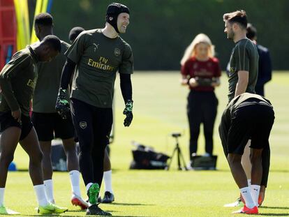 Petr Cech, durante un entrenamiento del Arsenal.