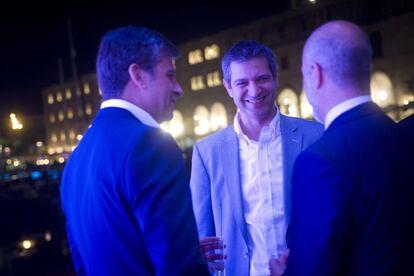Alberto de Aza, director de Fiat y Abarth en España, Luca Parasacco, nuevo consejero delegado de Fiat, y Óscar Becerra, director gerente de PRISA Revistas