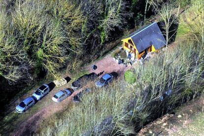 Vista aérea de la casa, a 50 kilómetros de Amiens, en la que fueron detenidos los etarras.