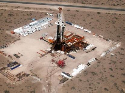 Vista aérea del yacimiento de Vaca Muerta.