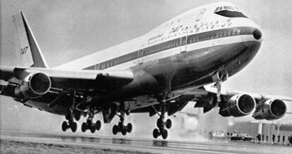 Un jumbo 747 de Boeing despega en febrero de 1969.