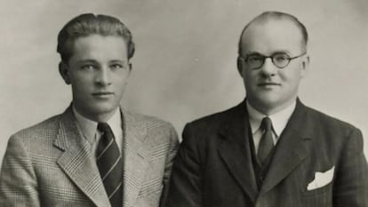 Un joven Richard Walter Jenkins Junior, que más tarde se llamaría Richard Burton, con su maestro, Philip Burton.