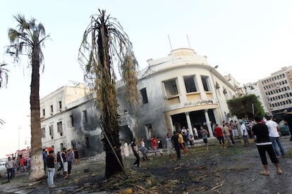 Resultado de la explosión en el Ministerio de Exteriores en Bengasi.