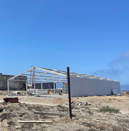 Building under construction on the island of Alborán to  house migrants.