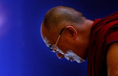 El dal&aacute;i lama Tenzin Gyatso, en una reuni&oacute;n interreligiosa el pasado 21 de septiembre en Nueva Delhi, India.