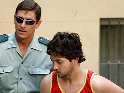 Miguel C. M., ayer después de ser detenido por la Guardia Civil.