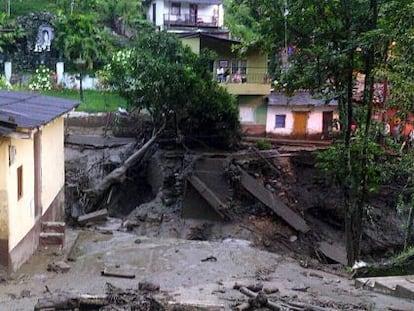 Un sector del municipio de Salgar después de una avalancha.