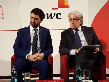El presidente de Foment del Treball, Josep Sánchez Llibre, y el consejero Jordi Puigneró.