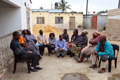 Public Private People Partnerships for Climate Compatible Development o 4PCCD (Asociaciones del Sector Público, el Sector Privado y la Gente para un Desarrollo Compatible con el Clima) ayuda a gente que vive en barrios pobres de Maputo, Mozambique.