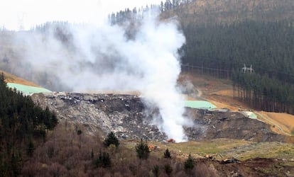 Incendio en el vertedero de Zaldibar.