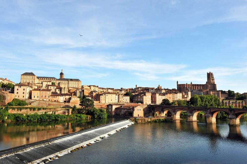 La ciudad de Albi, a orillas del río Tarn, en el suroeste de Francia, centro de poder episcopal cátaro.