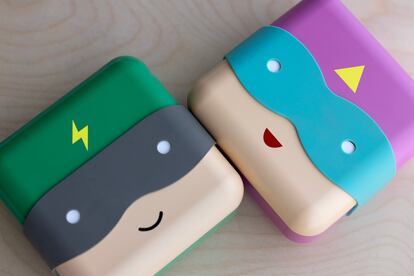 Superhero Lunch Boxes para la firma japonesa Takenaka. Cajas de almuerzo para niños cuya goma tiene forma de antifaz.