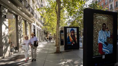 Exposición de fotografía 'Empleos que cambian vidas: Construir Mauritania' de Alfredo Cáliz, en la calle Serrano De Madrid.