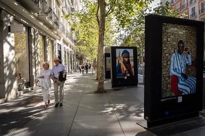 Exposición de fotografía 'Empleos que cambian vidas: Construir Mauritania' de Alfredo Cáliz, en la calle Serrano De Madrid.