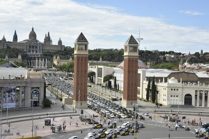 Concentración taxitas en las Torres Venecianas de Barcelona
